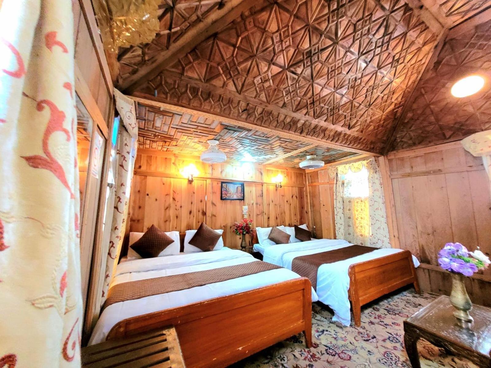 The Heritage Safina Group Of Houseboats Srinagar  Luaran gambar